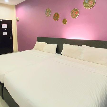 Hotel Mirage Pd Port Dickson Exteriör bild